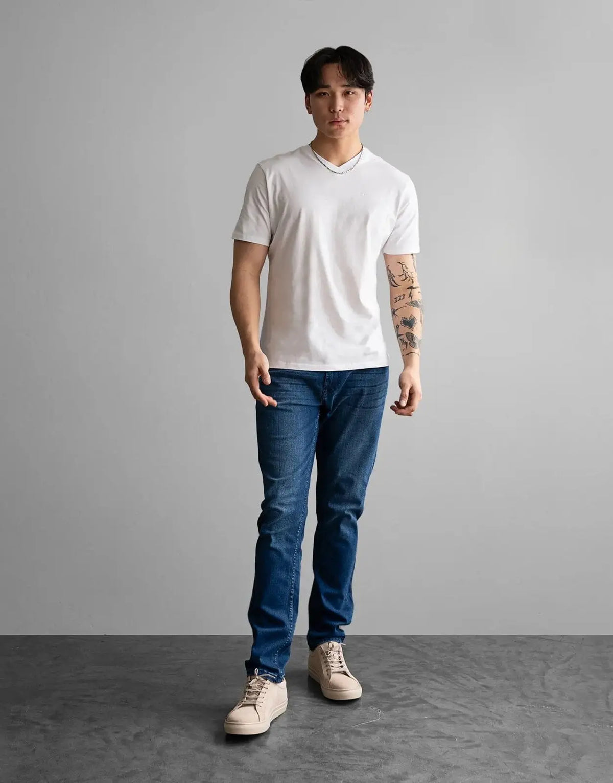 Fade Essential V-Neck White T-Shirt - Subwear