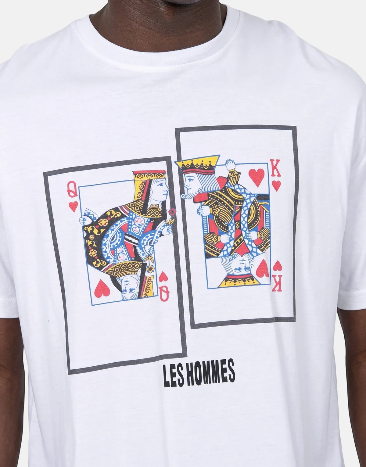 Les Hommes white t-shirt for men, featuring a bold graphic print of the Queen of Hearts and King of Hearts playing cards