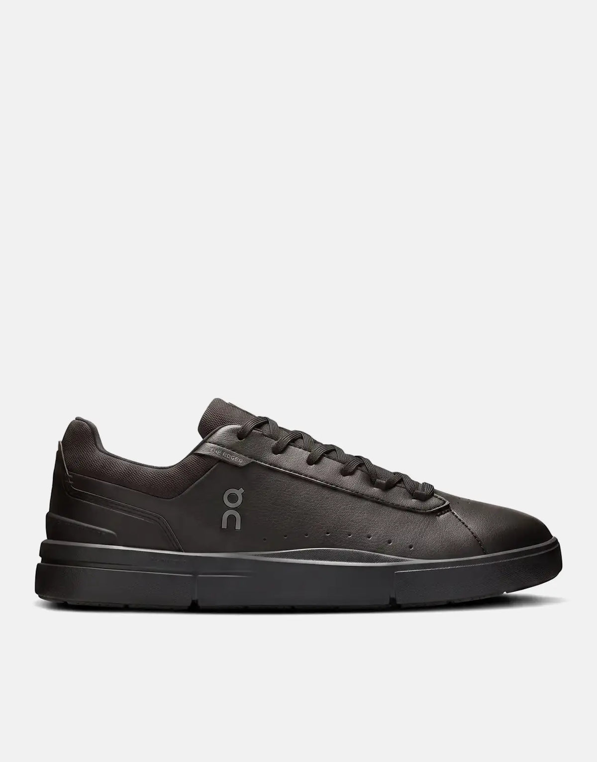 On Men's Roger Advantage black leather sneaker, presented in a side profile view on a white background.